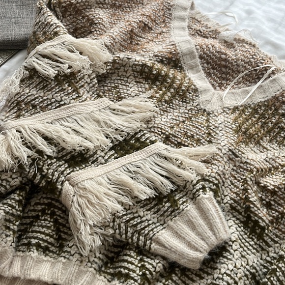 SADIE & SAGE soft green Aztec chunky knit sweater - Picture 4 of 6